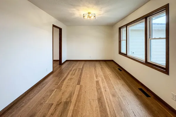 $465,000 | 13015 West Franklin Street, Hudson, IL 61748