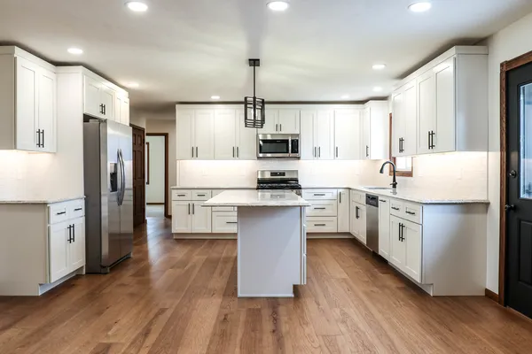 $465,000 | 13015 West Franklin Street, Hudson, IL 61748