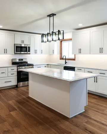 $465,000 | 13015 West Franklin Street, Hudson, IL 61748