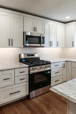$465,000 | 13015 West Franklin Street, Hudson, IL 61748