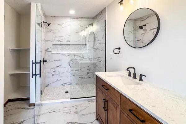 $465,000 | 13015 West Franklin Street, Hudson, IL 61748