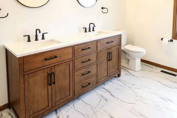 $465,000 | 13015 West Franklin Street, Hudson, IL 61748