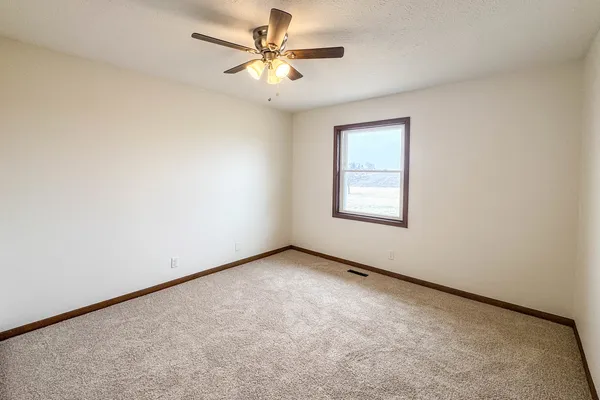 $465,000 | 13015 West Franklin Street, Hudson, IL 61748