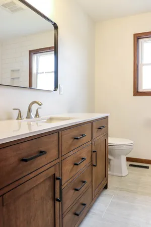 $465,000 | 13015 West Franklin Street, Hudson, IL 61748