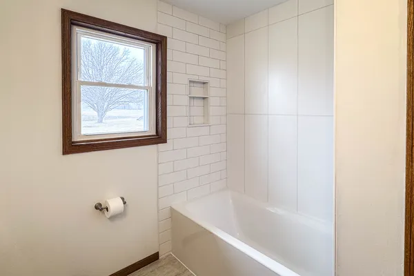 $465,000 | 13015 West Franklin Street, Hudson, IL 61748