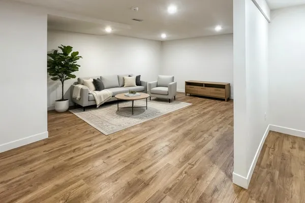 $465,000 | 13015 West Franklin Street, Hudson, IL 61748