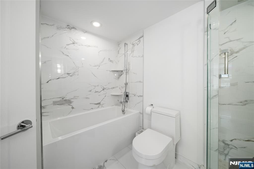 1077 River, Unit 805 Edgewater, NJ 07020 - Photo 17 of 31
