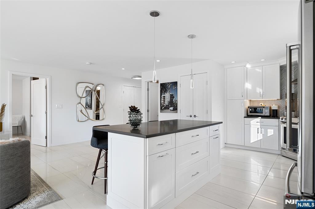 1077 River, Unit 805 Edgewater, NJ 07020 - Photo 2 of 31