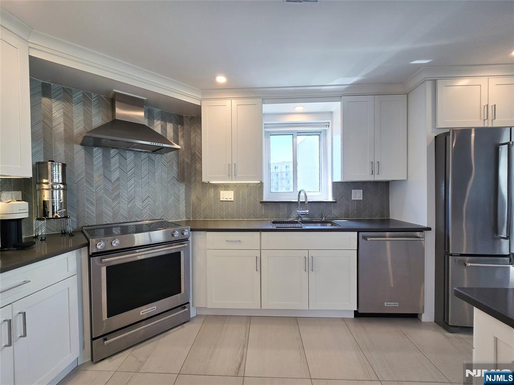 1077 River, Unit 805 Edgewater, NJ 07020 - Photo 4 of 31