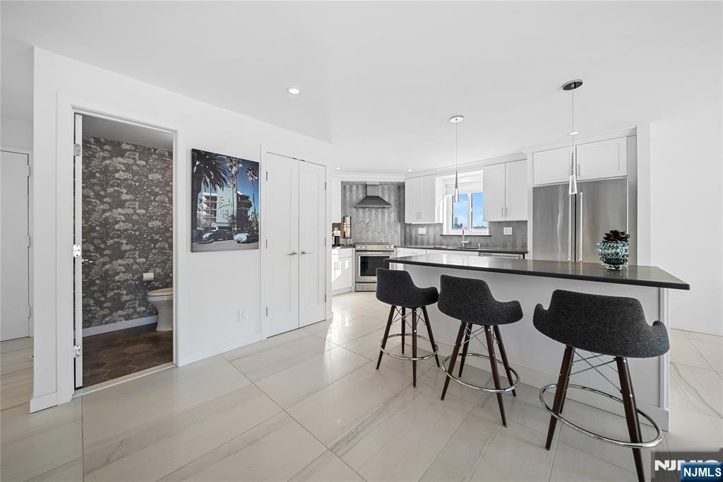 1077 River, Unit 805 Edgewater, NJ 07020 - Photo 5 of 31