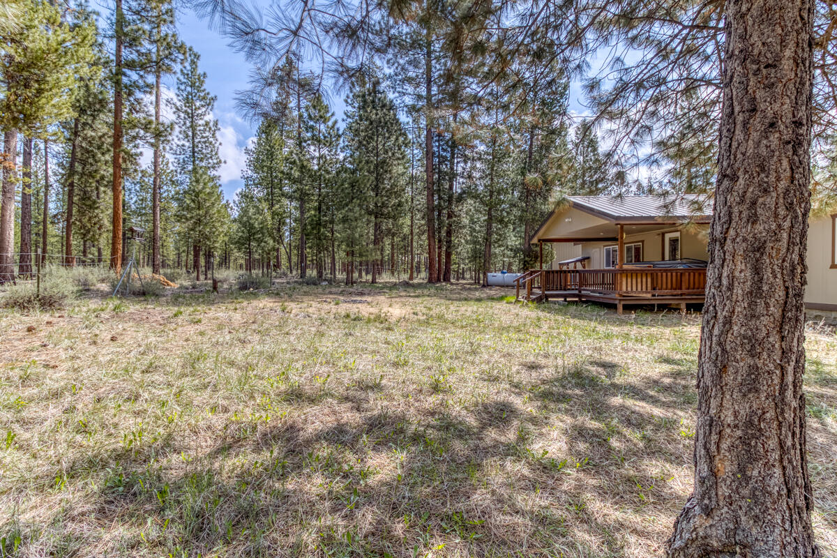 52084 Red Pine La Pine, OR 97739 - Photo 28 of 40 Back yard from corner