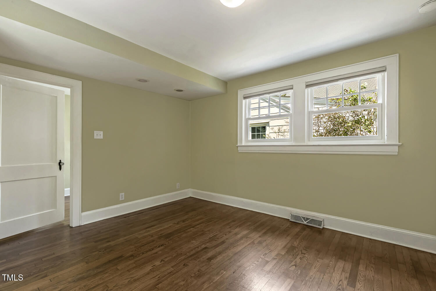 1520 Hanover Street Raleigh, NC 27608 - Photo 24 of 37 027