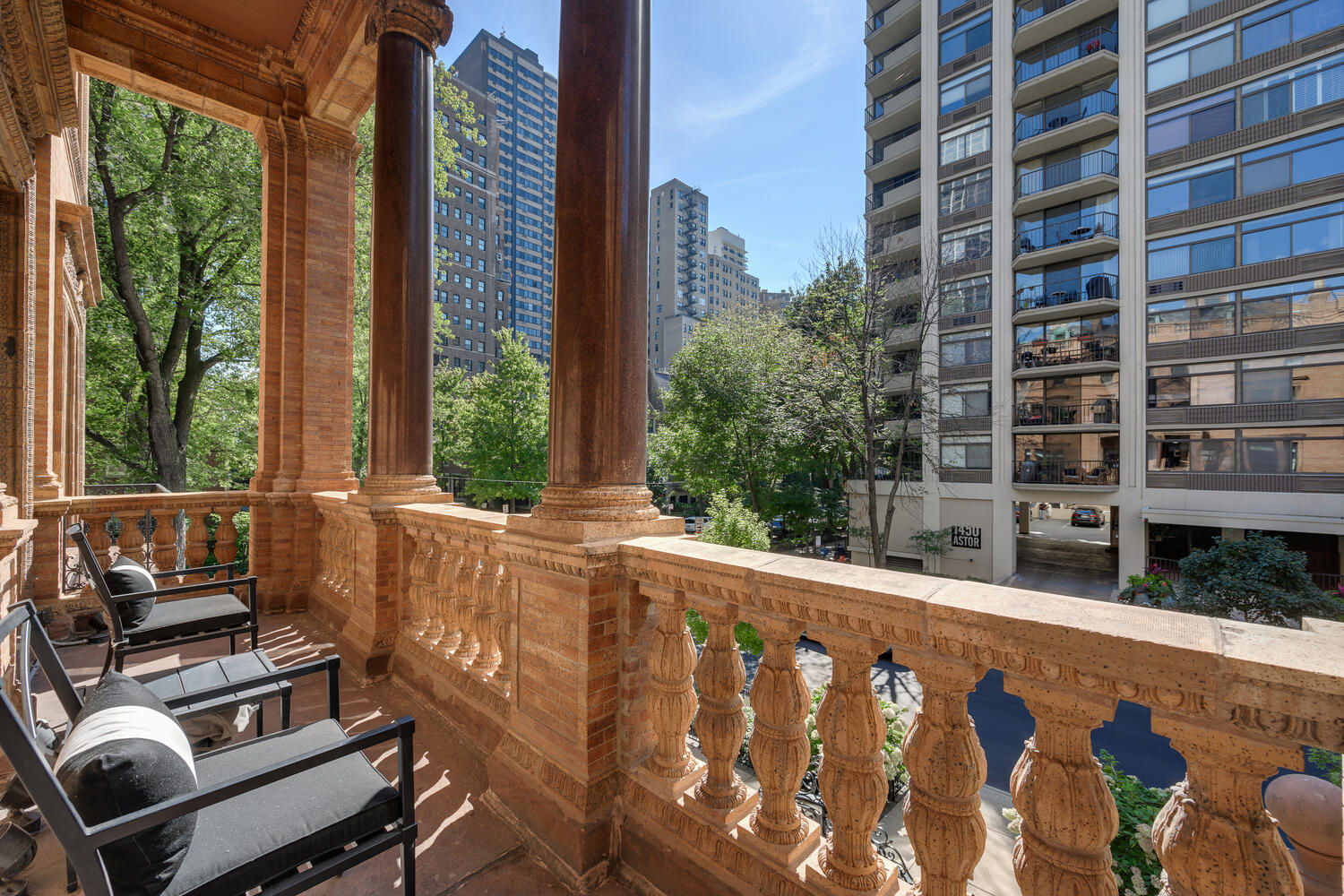1500 North Astor Street, Unit 6 Chicago, IL 60610 - Photo 7 of 39 a view of an outdoor sitting area