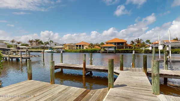 $999,900 | 521 Island Court, Indian Harbour Beach, FL 32937