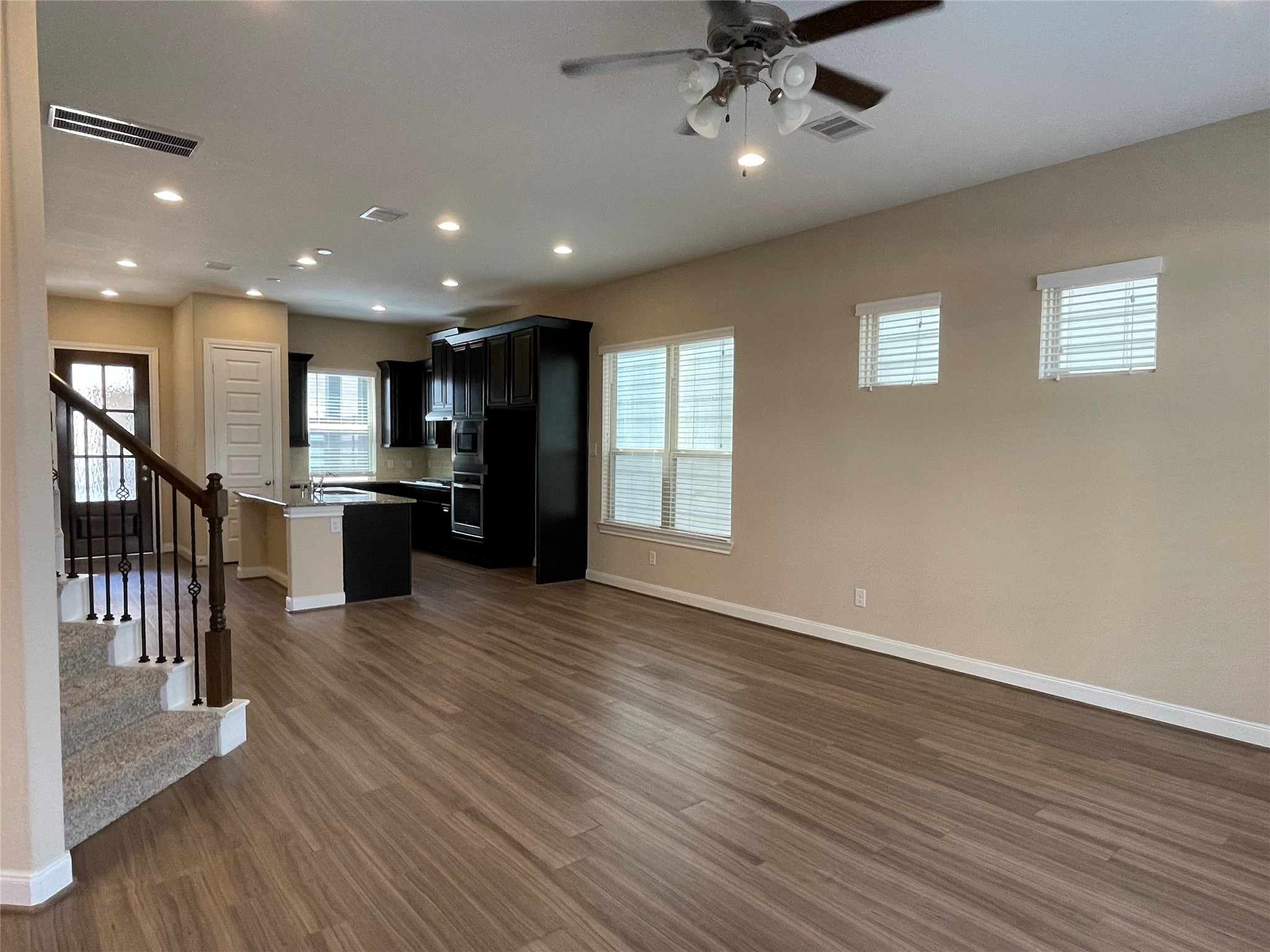 10418 Quiet Courtyard Road Houston, TX 77043 - Photo 12 of 48