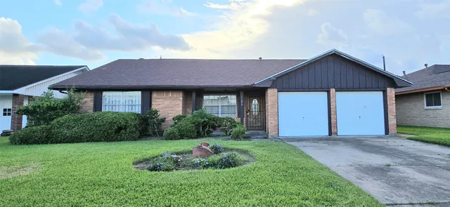 $175,000 | 11606 Glen Hollow, Houston, TX 77048
