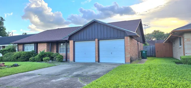 $175,000 | 11606 Glen Hollow, Houston, TX 77048