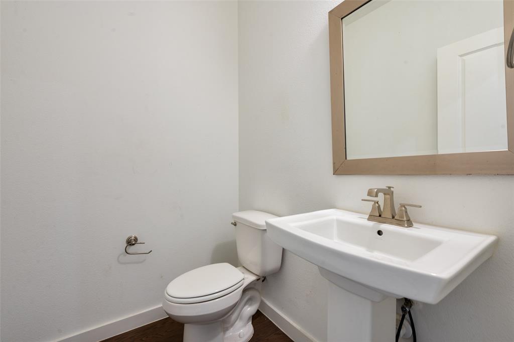 1719 Dalhart Road Plano, TX 75075 - Photo 5 of 12
