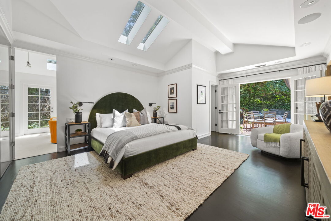 3 Latimer Road Santa Monica, CA 90402 - Photo 12 of 35 a bedroom with a bed couch and window