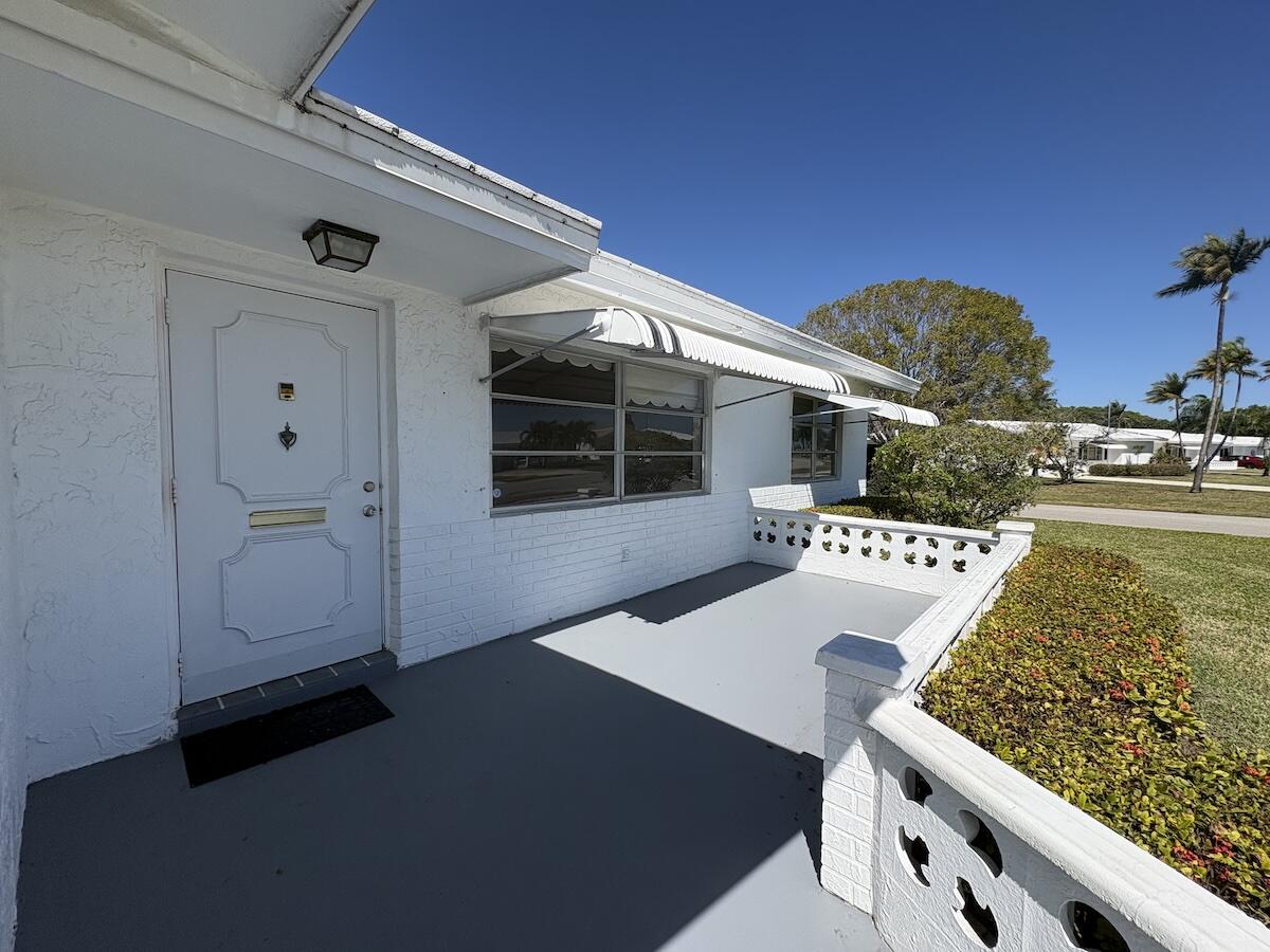 2003 Southwest 18th Street Boynton Beach, FL 33426 - Photo 3 of 27 IMG_5458