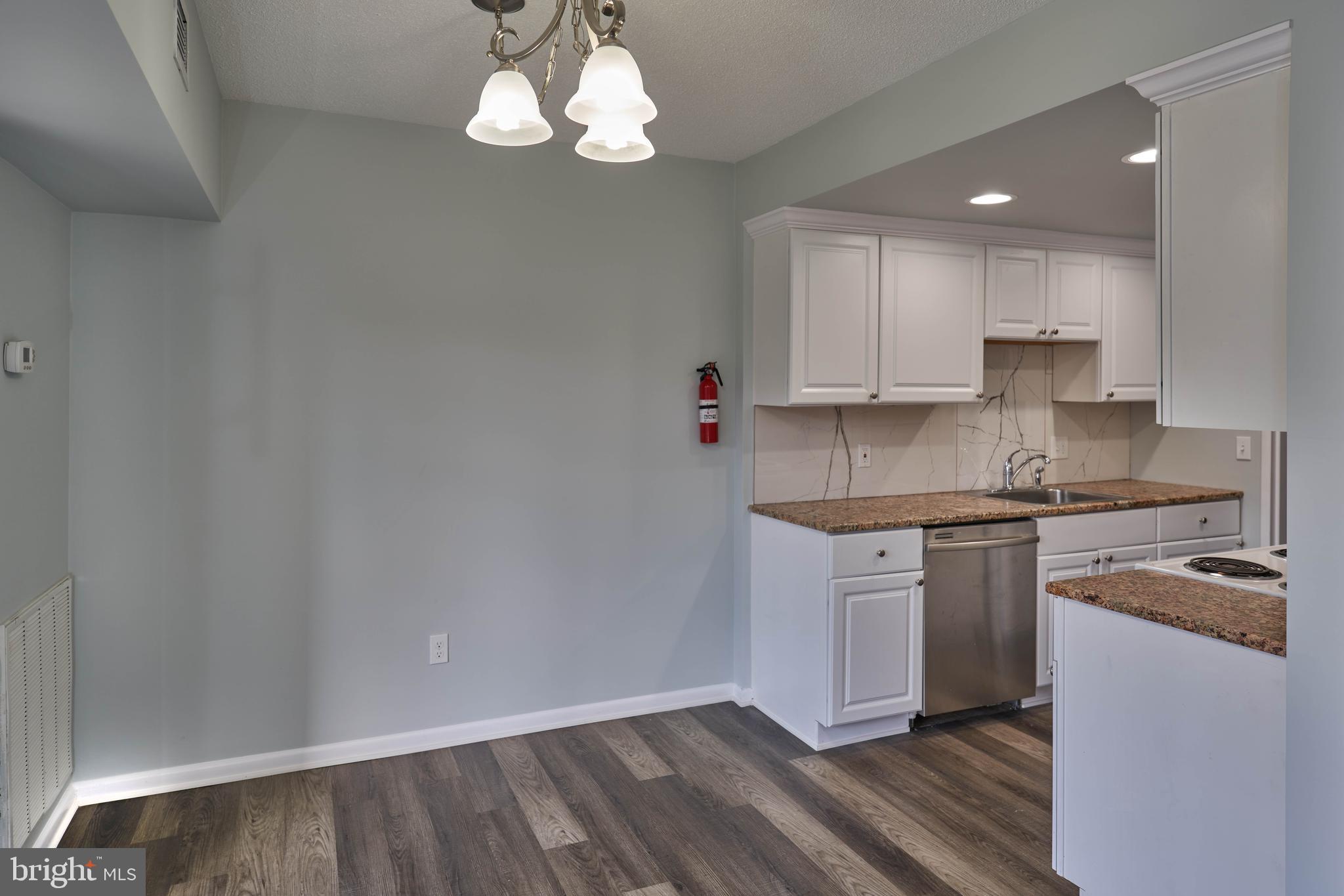 11617 Stoneview Square, Unit 11C Reston, VA 20191 - Photo 3 of 18