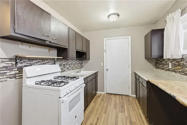 $130,000 | 8703 Manchester, Raytown, MO 64138