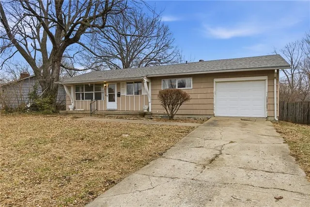 $130,000 | 8703 Manchester, Raytown, MO 64138