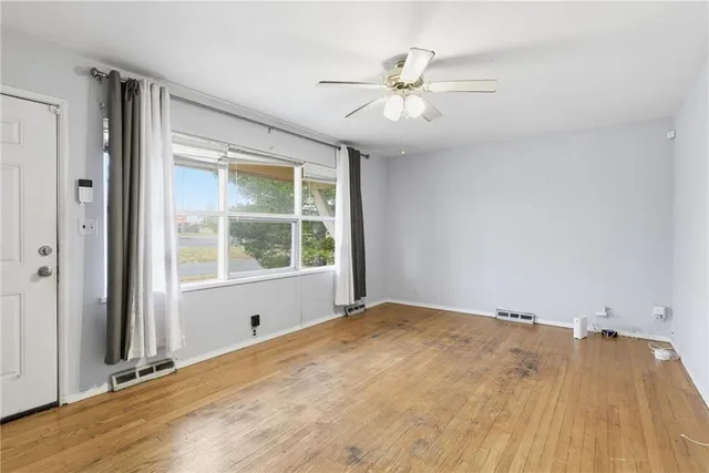 $130,000 | 8703 Manchester, Raytown, MO 64138