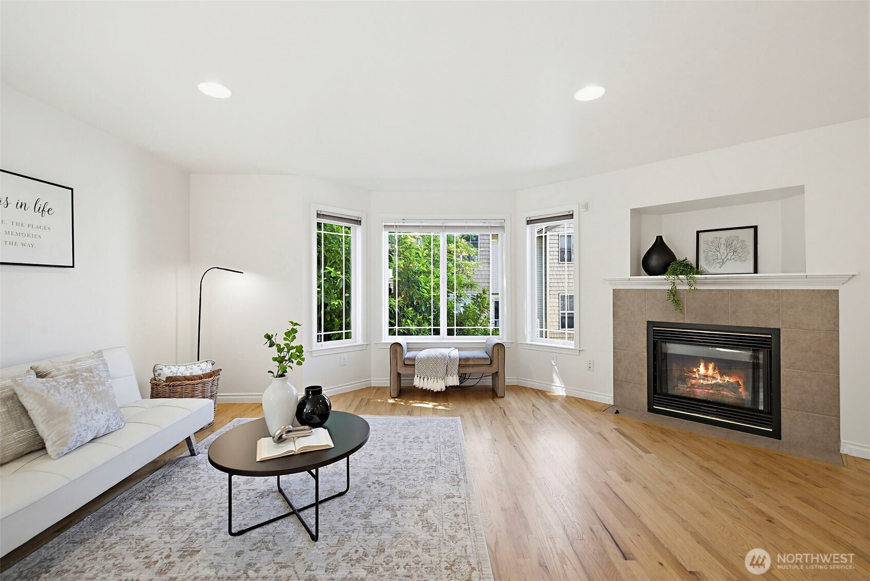 1141 North 93rd Street, Unit B Seattle, WA 98103 - Photo 4 of 30
