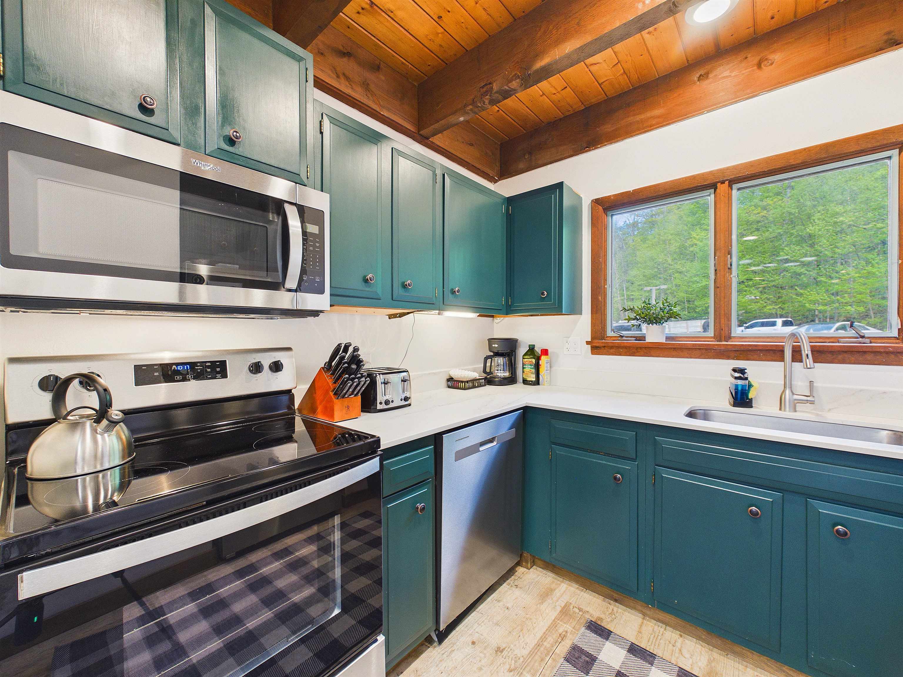 774 East Mountain Road, Unit E6 Killington, VT 05751 - Photo 15 of 46