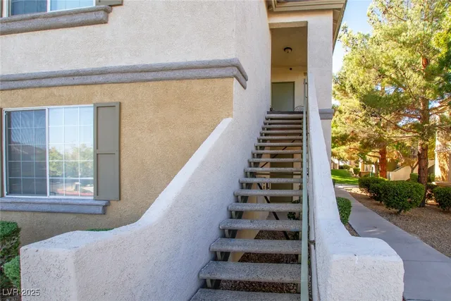 $2,150 | 1705 King James Street, Unit 202, Las Vegas, NV 89144