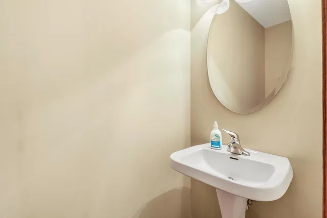 $3,200 | 292 Jennifer Court, Gurnee, IL 60031