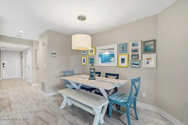 $748,000 | 4724 South Arrow Point Drive, Unit 207, Harrison, ID 83833