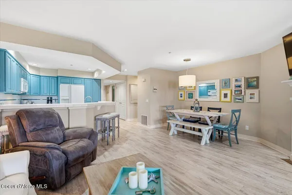 $748,000 | 4724 South Arrow Point Drive, Unit 207, Harrison, ID 83833