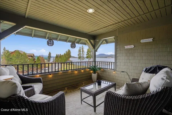 $748,000 | 4724 South Arrow Point Drive, Unit 207, Harrison, ID 83833