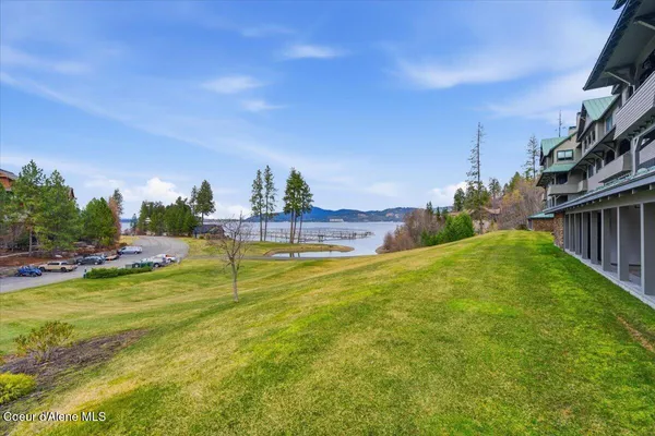 $748,000 | 4724 South Arrow Point Drive, Unit 207, Harrison, ID 83833