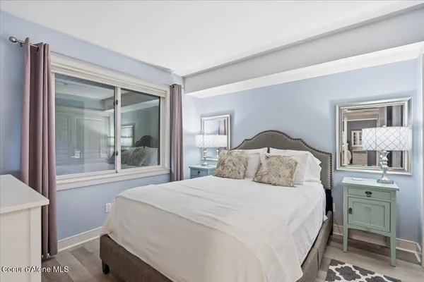 $748,000 | 4724 South Arrow Point Drive, Unit 207, Harrison, ID 83833