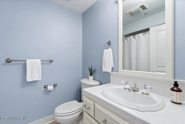 $748,000 | 4724 South Arrow Point Drive, Unit 207, Harrison, ID 83833