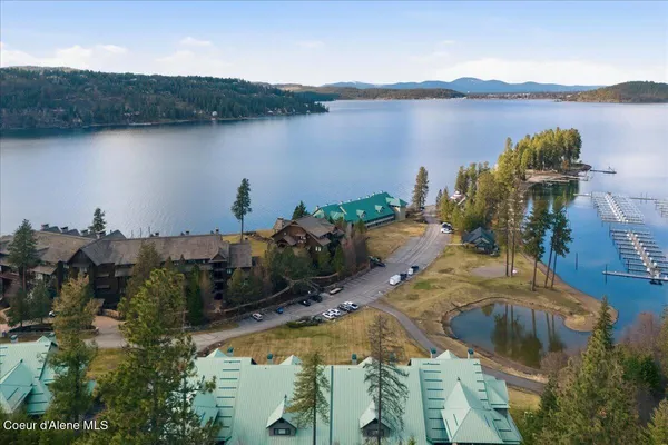 $748,000 | 4724 South Arrow Point Drive, Unit 207, Harrison, ID 83833