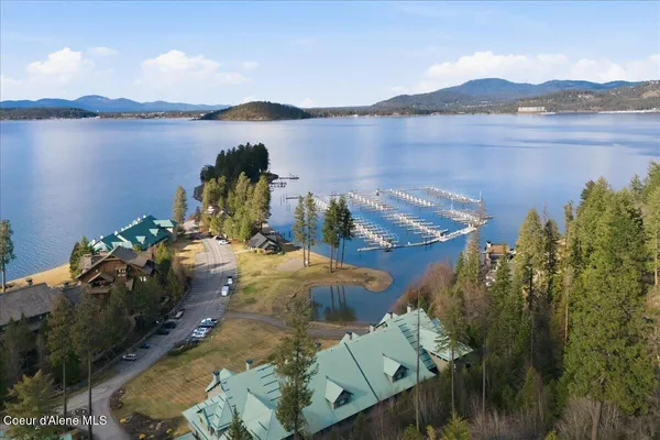 $748,000 | 4724 South Arrow Point Drive, Unit 207, Harrison, ID 83833