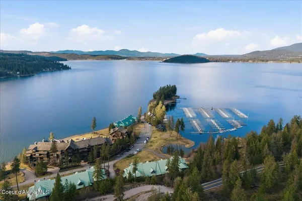 $748,000 | 4724 South Arrow Point Drive, Unit 207, Harrison, ID 83833