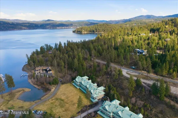 $748,000 | 4724 South Arrow Point Drive, Unit 207, Harrison, ID 83833
