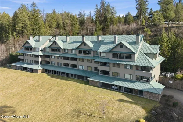 $748,000 | 4724 South Arrow Point Drive, Unit 207, Harrison, ID 83833