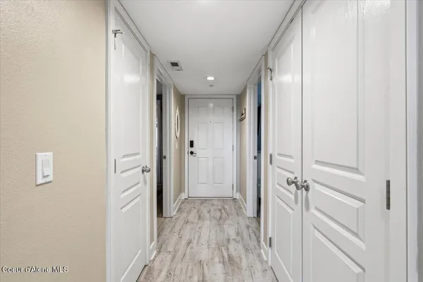 $748,000 | 4724 South Arrow Point Drive, Unit 207, Harrison, ID 83833