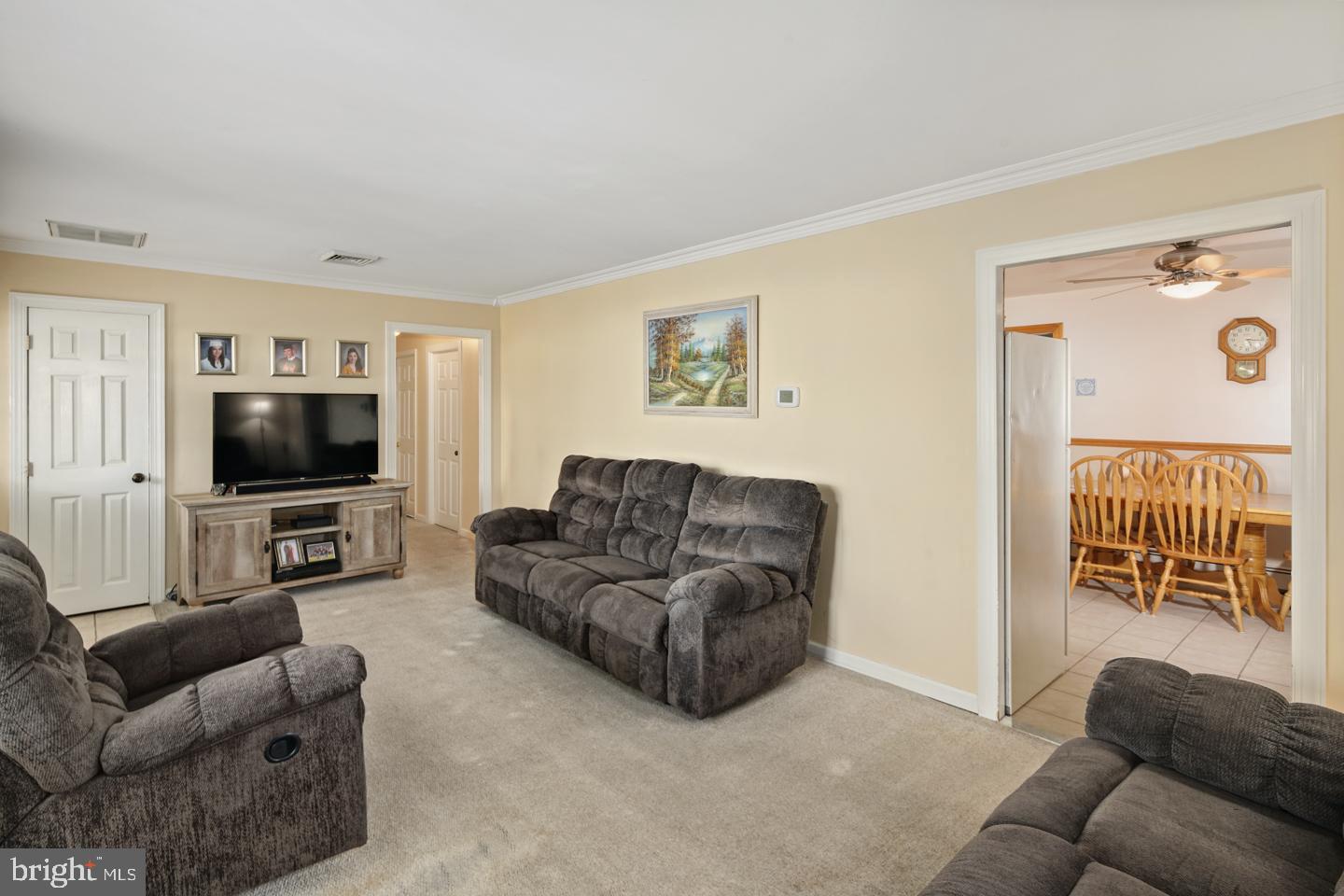 137 Andover Road Fairless Hills, PA 19030 - Photo 4 of 25 Living Room
