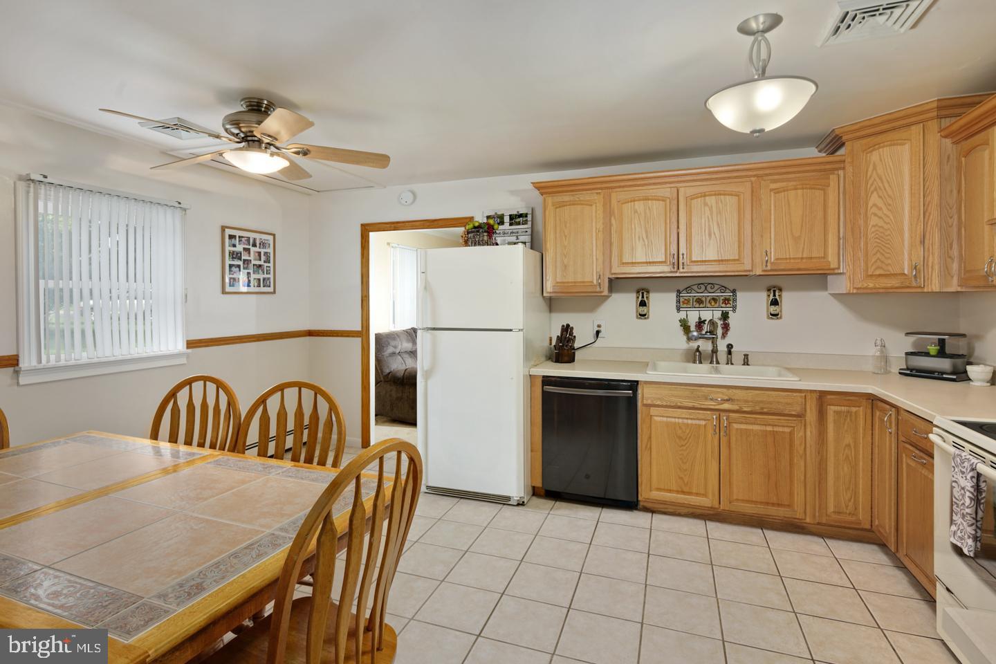 137 Andover Road Fairless Hills, PA 19030 - Photo 7 of 25 Kitchen