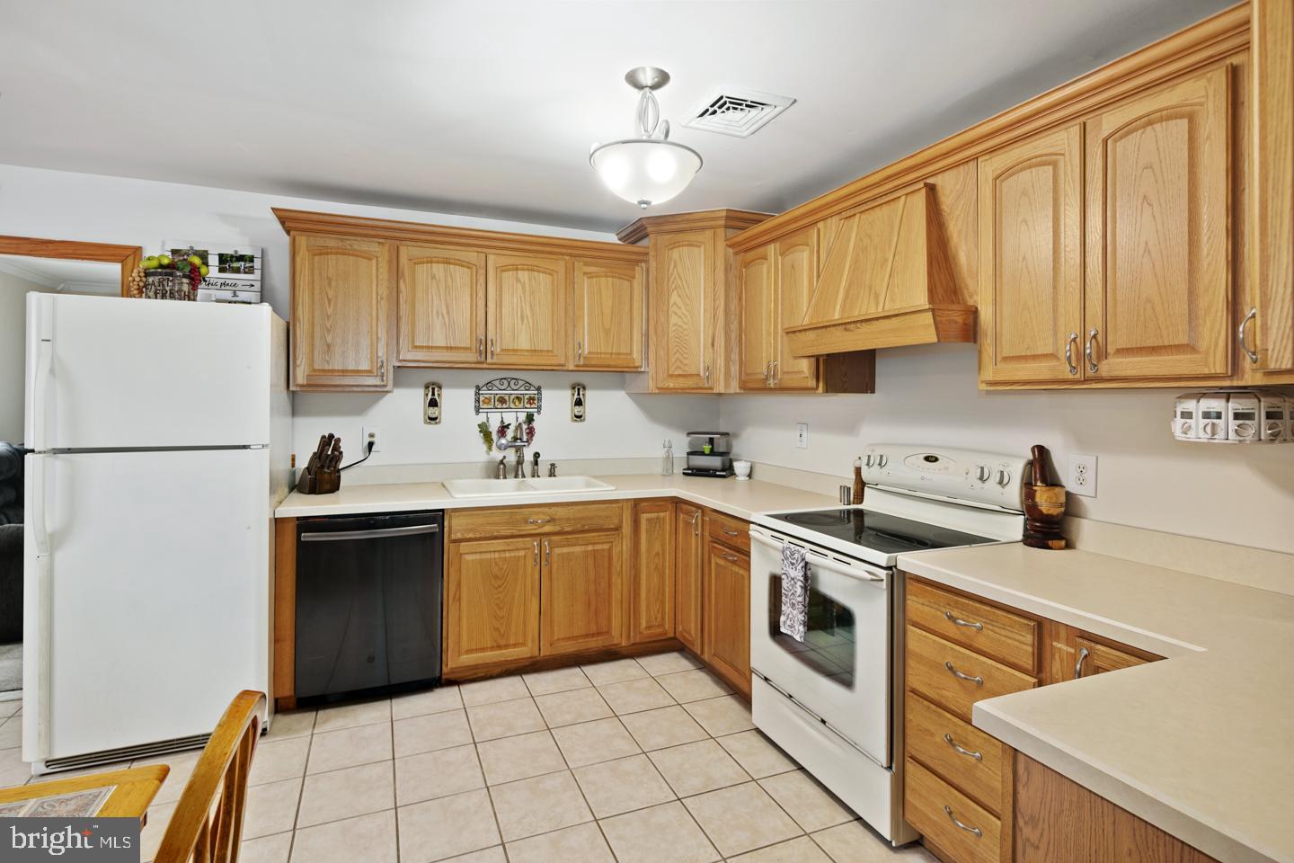 137 Andover Road Fairless Hills, PA 19030 - Photo 8 of 25 Kitchen