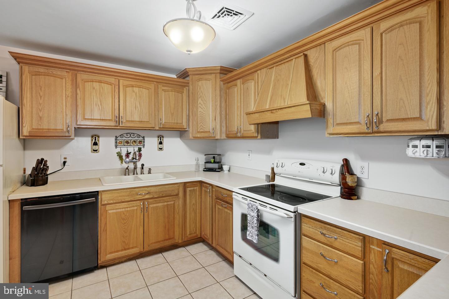 137 Andover Road Fairless Hills, PA 19030 - Photo 10 of 25 Kitchen