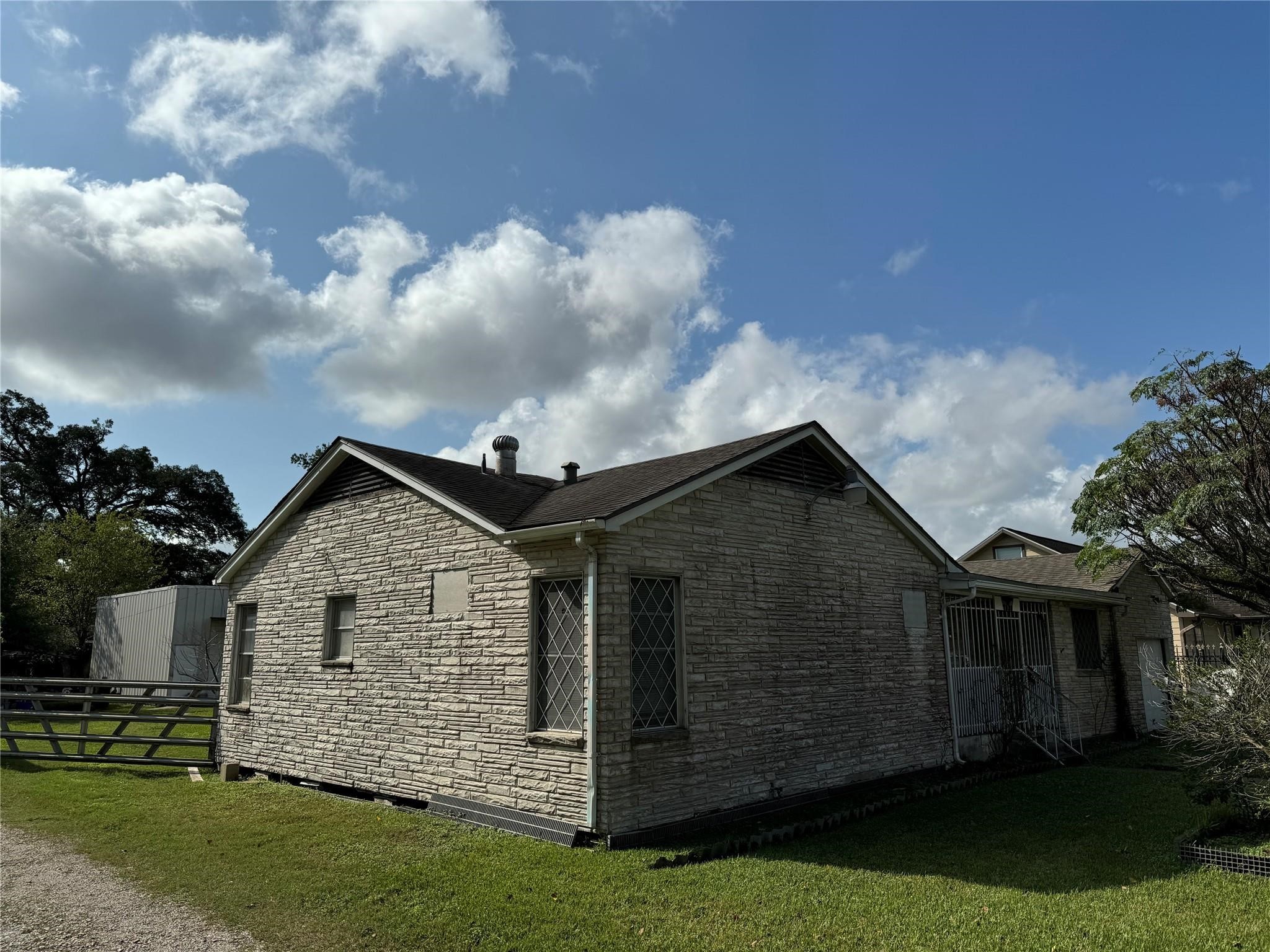 7920 Findlay Street Houston, TX 77017 - Photo 3 of 21