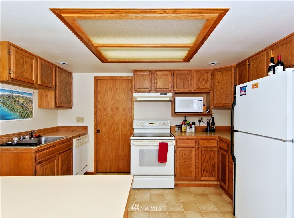 910 Ridgewood Circle Southwest Issaquah, WA 98027 - Photo 14 of 19